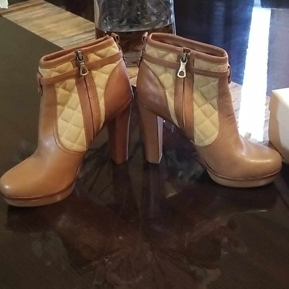 Boots - Picture 3 of 8